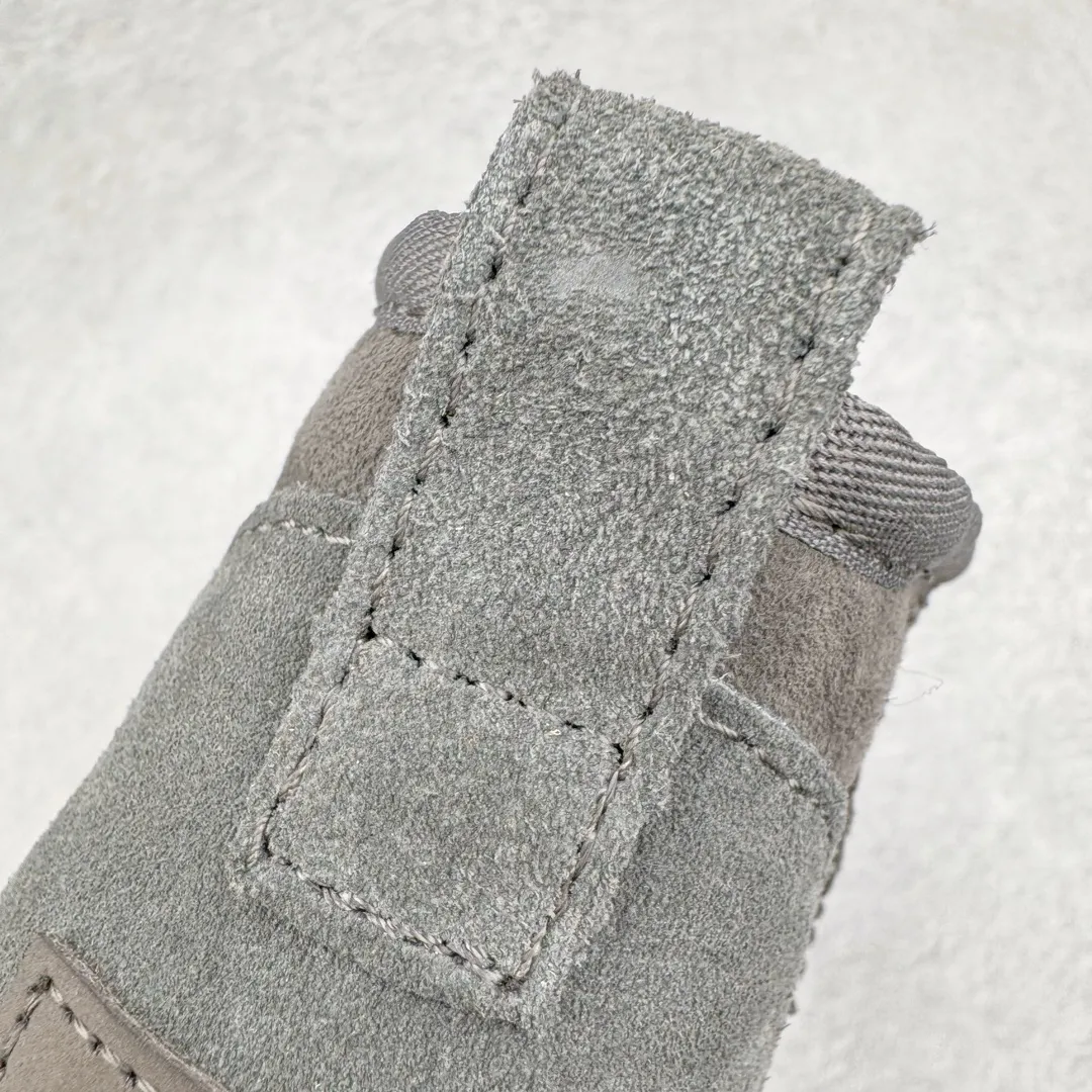 Pick up locally 💰520 UGG 5092 Classic autumn and winter sheepskin and fur integrated snow boots. All shoes are made of ZP. Longfeng A-grade Australian imported sheepskin and fur integrated brand OEM production line. Fully follow the ZP process. OEM original pattern maker. Adhering to the principle of no original shoe development and selection. Pay attention to every detail. The most authentic version on the market. TREADLITE "Light Wing" technology outsole. Light/durable/flexible/pile size: 35 36 37 38 39 40 Coding: by2936070